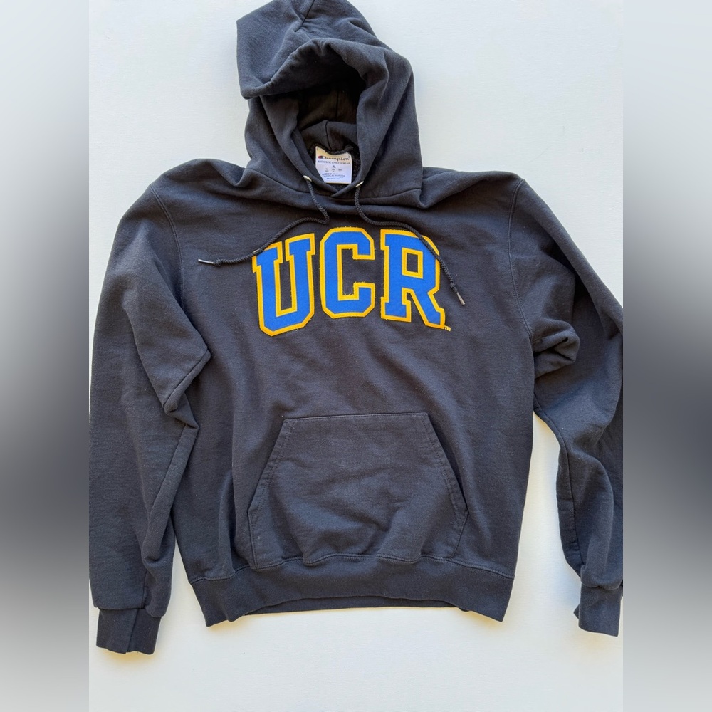 ✨Vintage Champion Black UCR Hoodie✨
‼️see description and photos‼️ - Picture 5 of 8